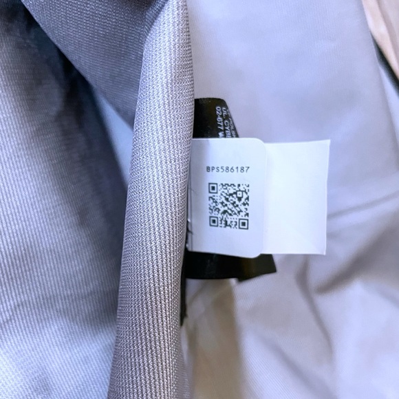 The North Face Women’s Plus Dryzzle FUTURELIGHT Black Parka - Picture 8 of 9